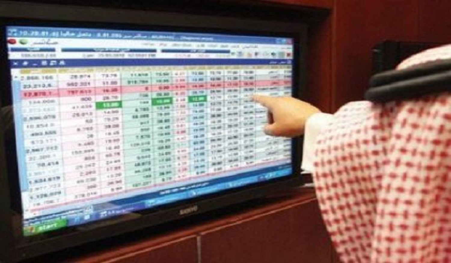 مؤشر الأسهم السعودية يفقد 4 في المئة من قيمته منذ مطلع العام