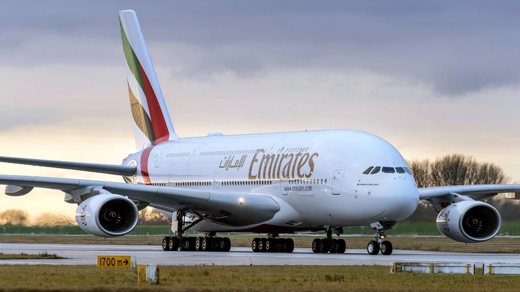 طيران الإمارات تضع عملاءها أولاً في سياسات الإعفاء والاسترداد