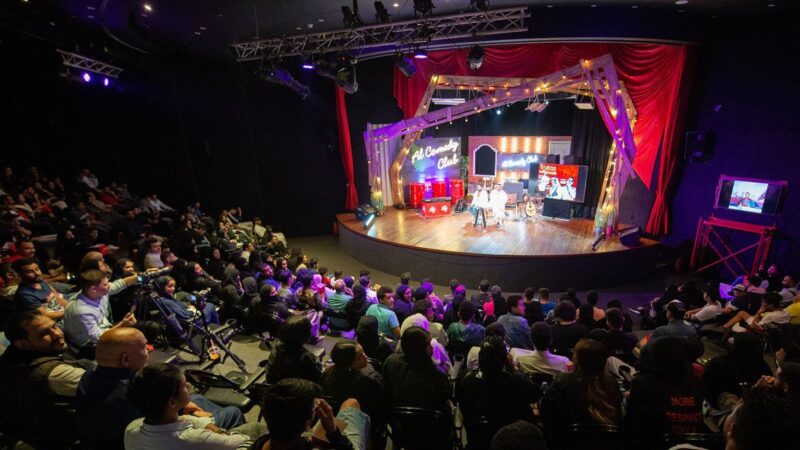 عروض الكوميديا والمسرحيات والليالي الطربية مقصد سيَّاح «صيف السعودية» في جدة