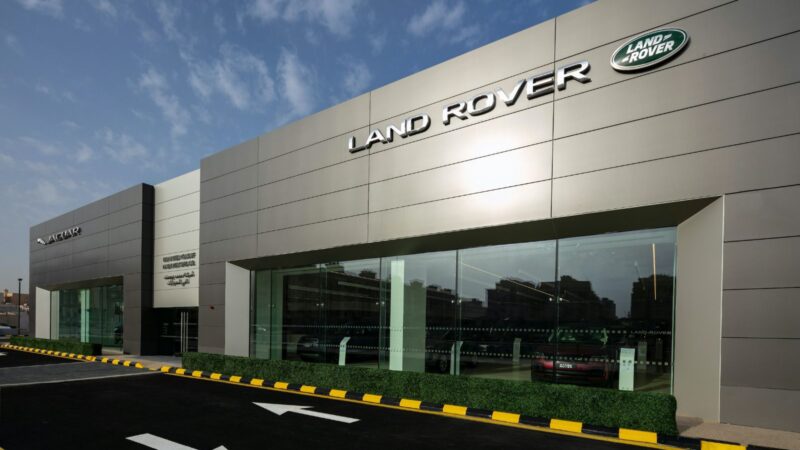 شركة محمد يوسف ناغي للسيارات  تفتتح منشأة “جاكوار لاند روڤر” المجددة في جدة