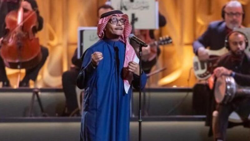 رابح صقر يحيي “روزنامة الرياض” ضمن فعاليات كأس “العلا للهجن”