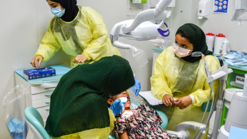 مبادرة لعلاج أسنان أيتام جمعية البر بالشرقية بالمجان في كلية الطب بجامعة الإمام