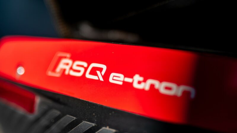 سيارة RS Q e-tron للعام 2024: نموذج أولي مبتكر مع العديد من التفاصيل الجديدة 